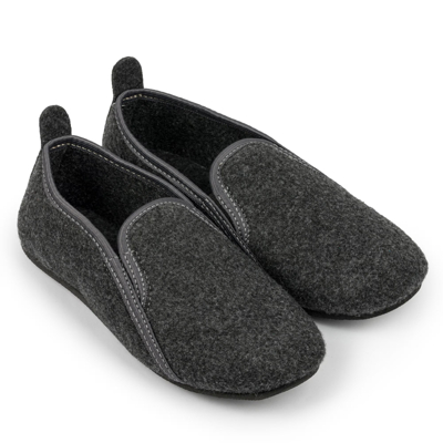 Čierne nízke plstené papuče nezateplené [dámske]